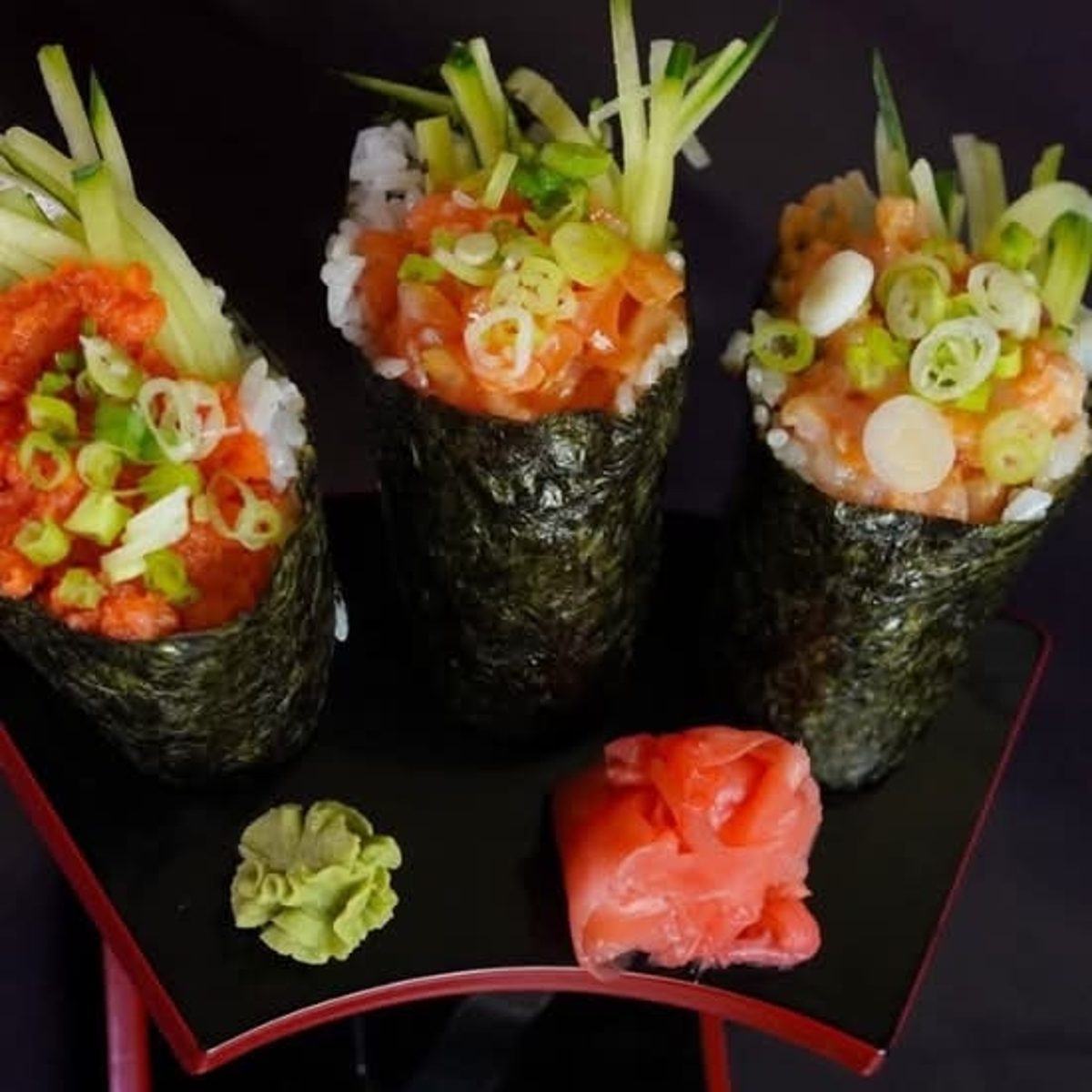 Salmon Hand Roll